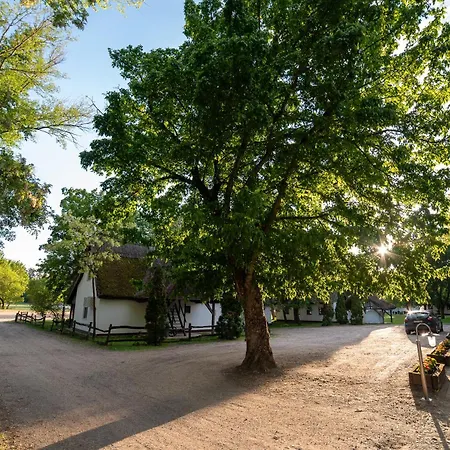 Hotel Vargatanya Park