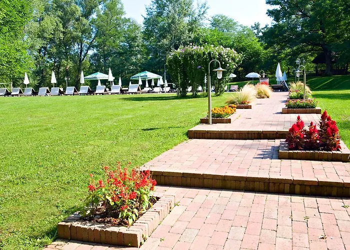 Vargatanya Park 3*